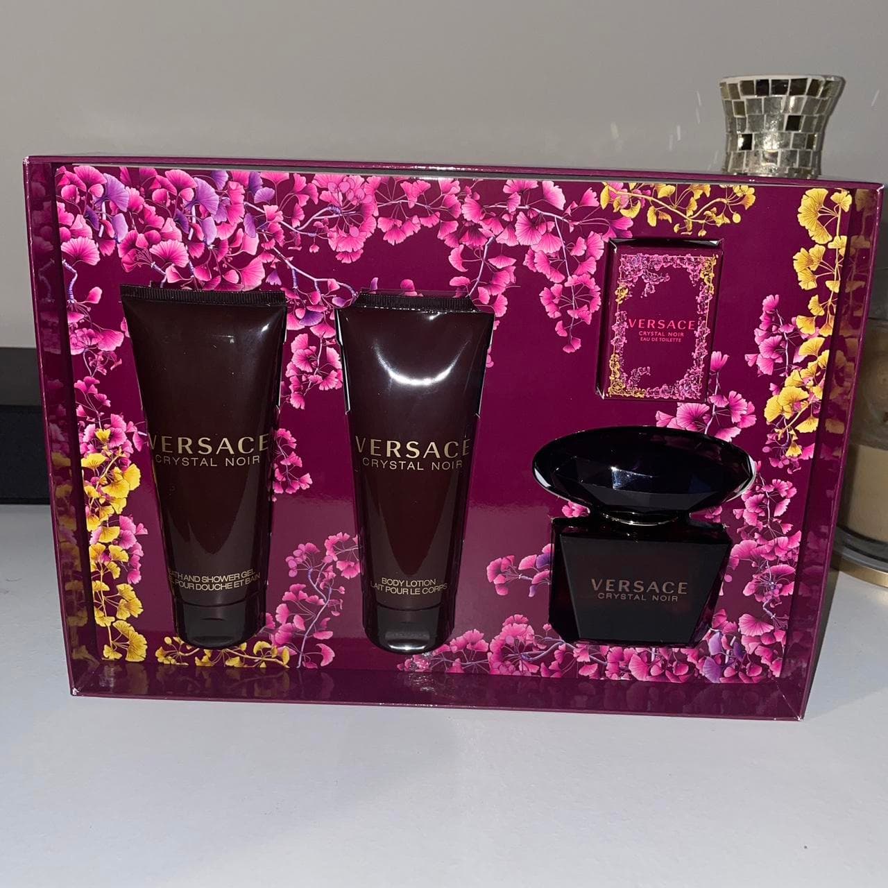 Crystal Noir Versace EDT 90 ML + 5 ML + B L + S G (M) 2
